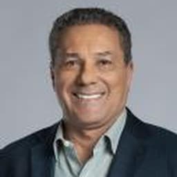 Will Vanderlei Luxemburgo win the most votes in the 2026 Tocantins Senate election?