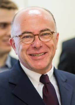 Will Bernard Cazeneuve win the 2027 French presidential election?