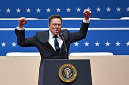 Will Elon Musk announce Presidential run before 2027?