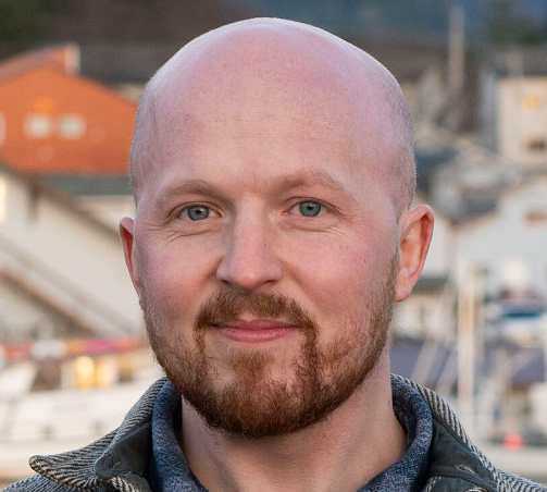 Will Jonathan Kreiss-Tomkins win the 2026 Alaska governor election?