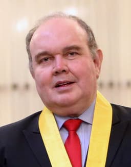 Will Rafael López Aliaga win the first round of the 2026 Peruvian presidential elections by less than 5%?