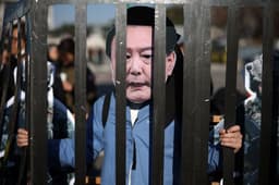 Will Yoon be sentenced to prison before 2027?